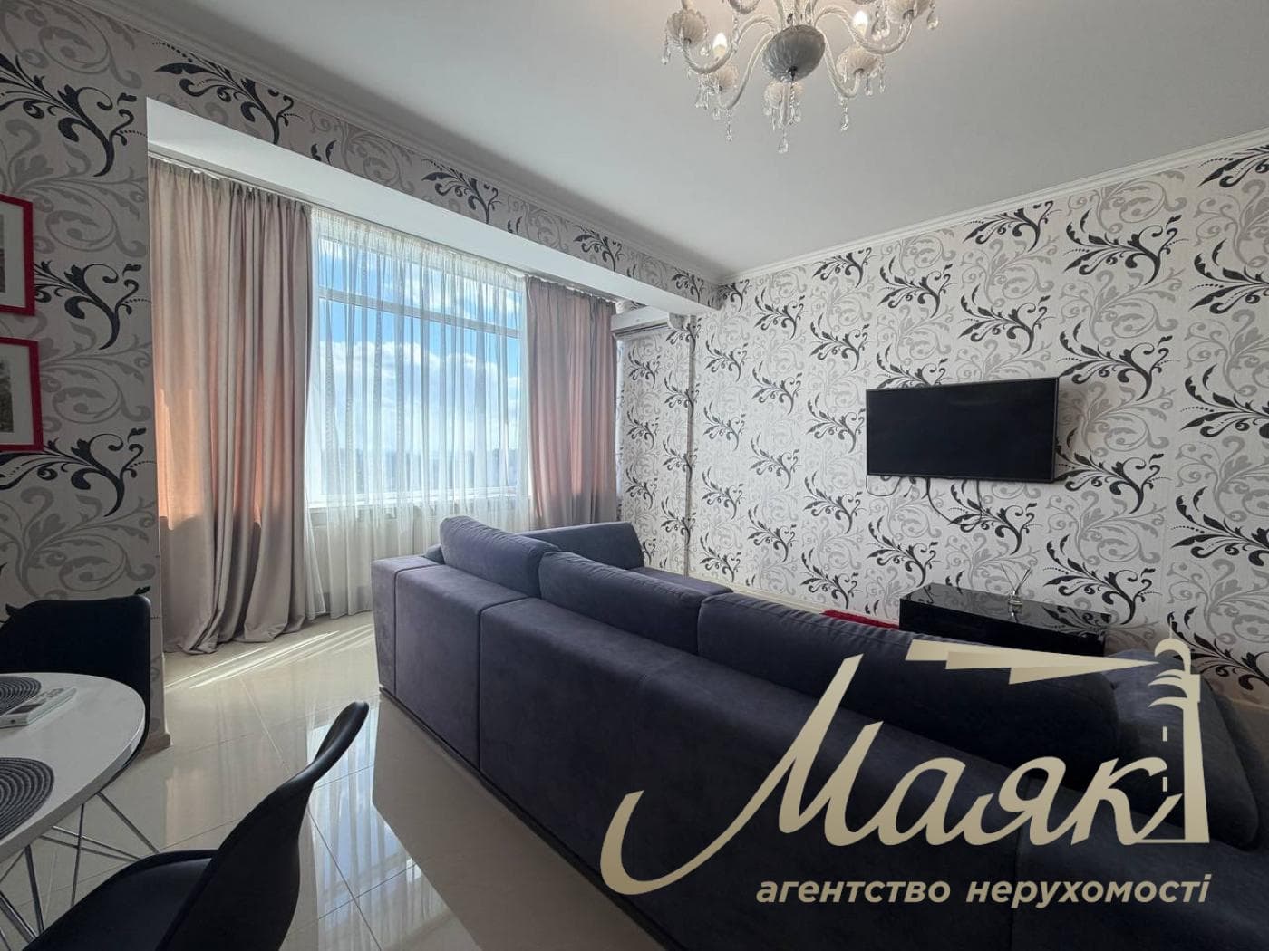 2-room apartment for rent in the Panorama residential complex in Pechersk, at 44-A Konovaltsa Street.