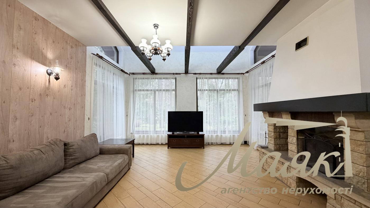 Оренда будинку К.Заспа, Козин, Плюти, оренда будинку в містечку, басейн, ліс, охорона