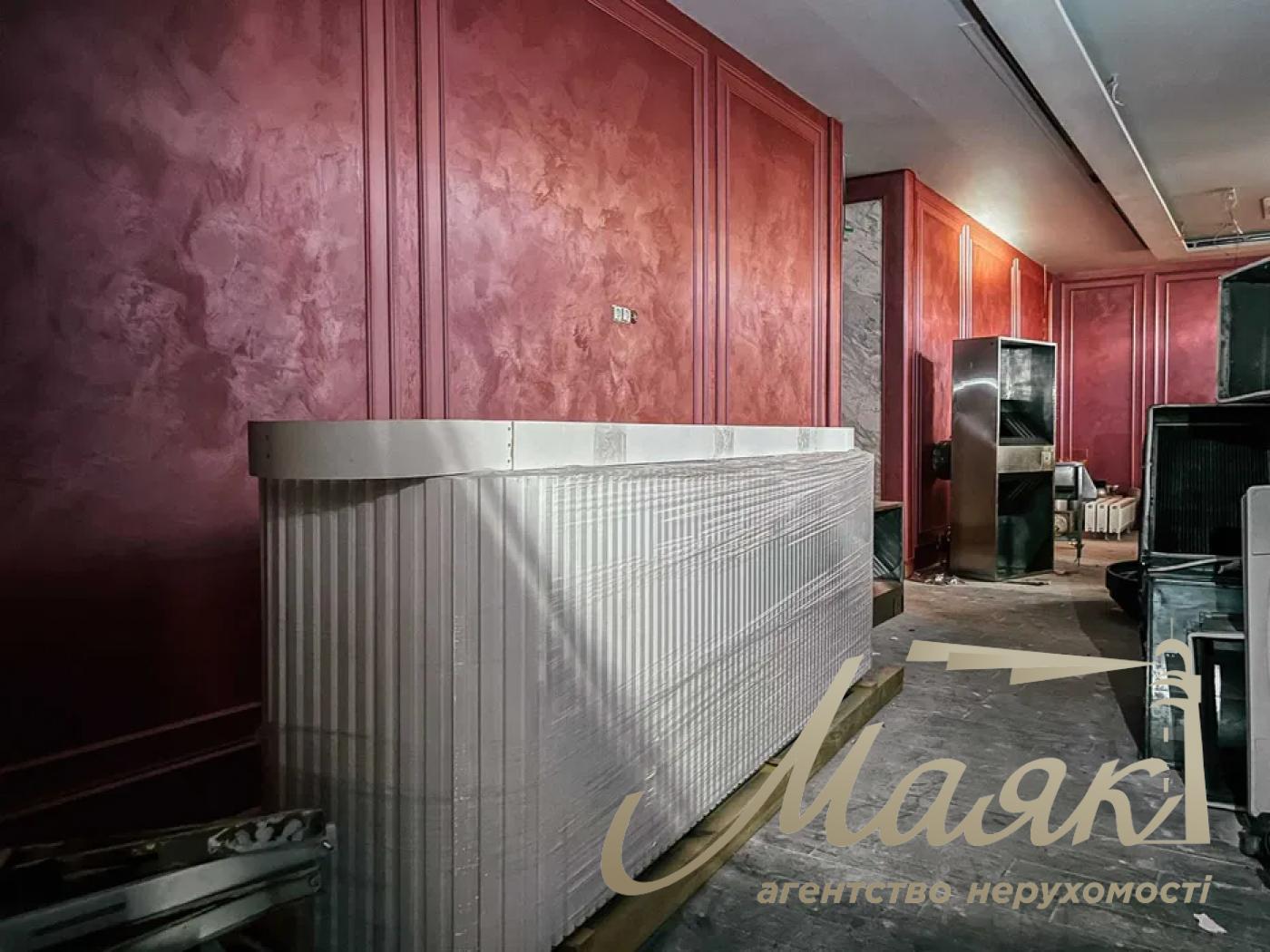 Commercial premises for rent 637m2 on Lesya Ukrainka 34, Pechersky district.