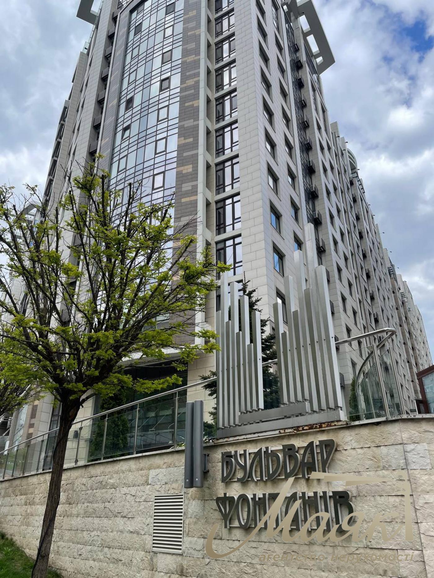 Sale of apartment 176m2 in residential complex Boulevard of Fountains, Sapernoye Pole street, Pechersk, Kyiv