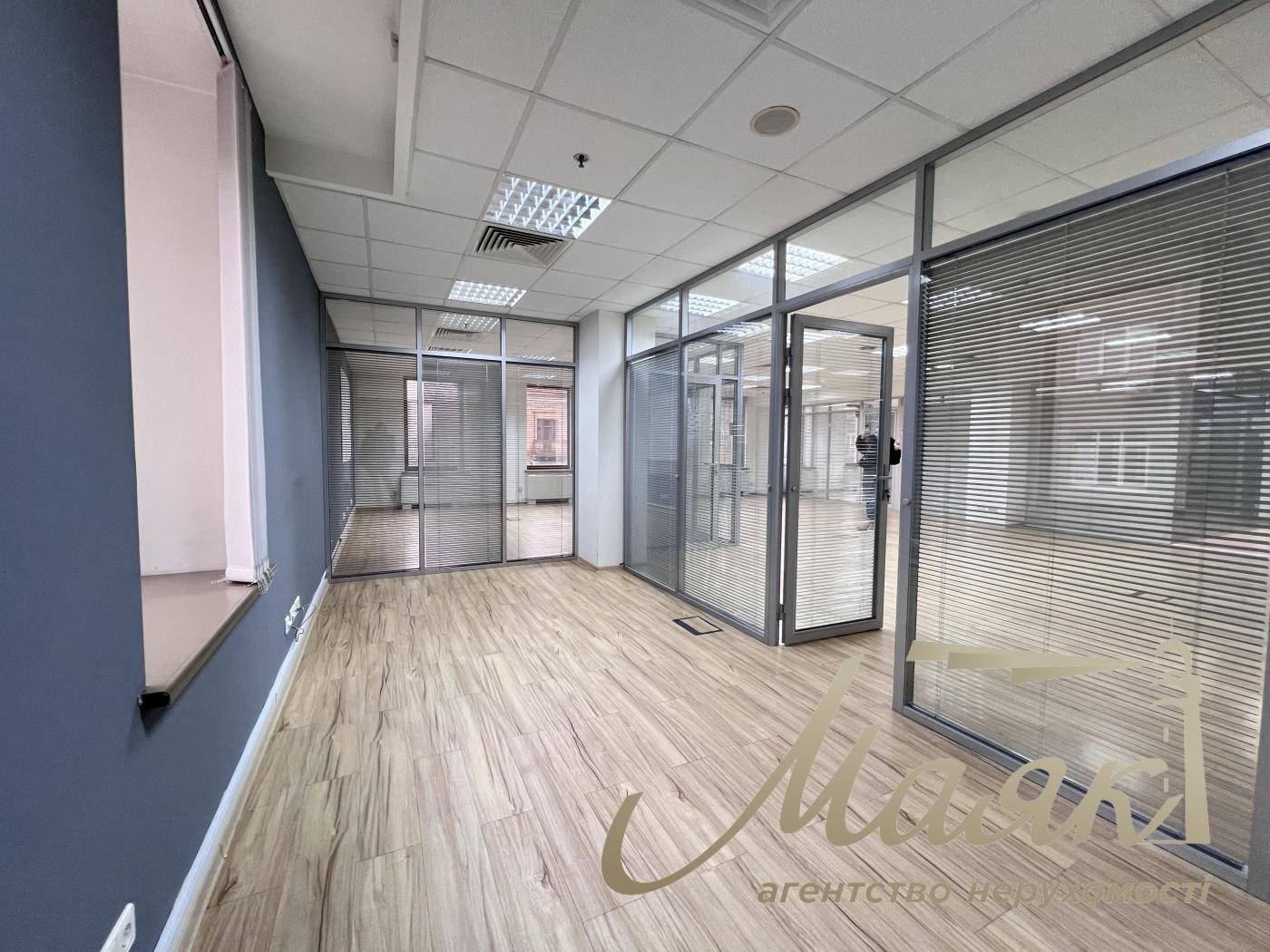 Оренда офісу 285 кв.м. в БЦ Леонардо вул.Богдана Хмельницького 52/17