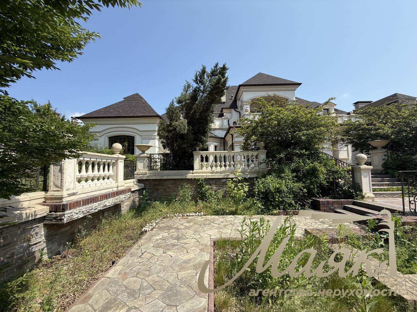 Продаж будинку біля води 1200 кв.м у Кончі-Заспі | Свій пляж і вихід до води