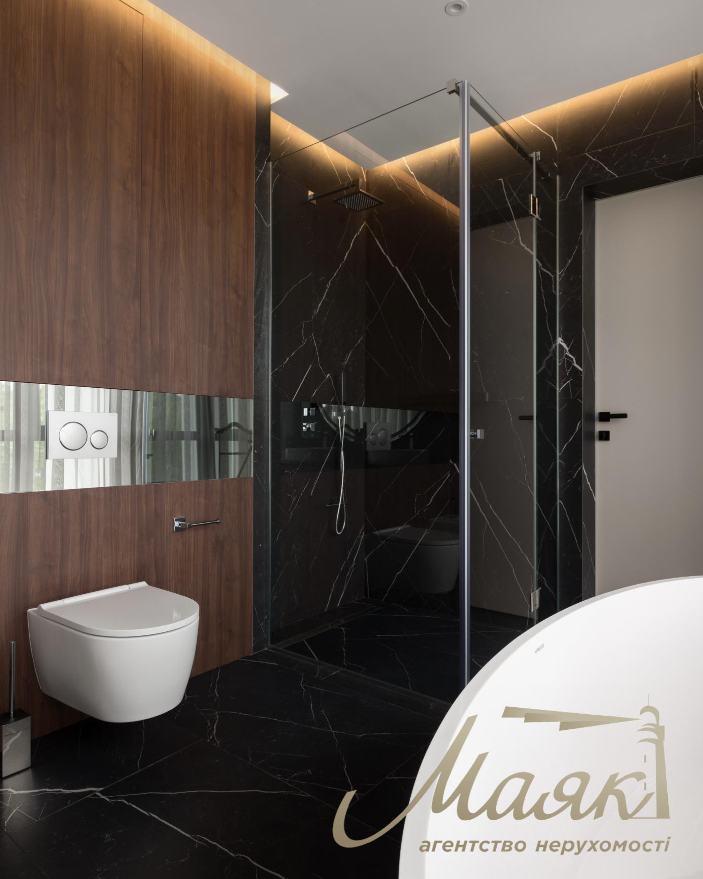 Sale of 2-storey townhouse 296m2, (3.5 hundredths) Kozin