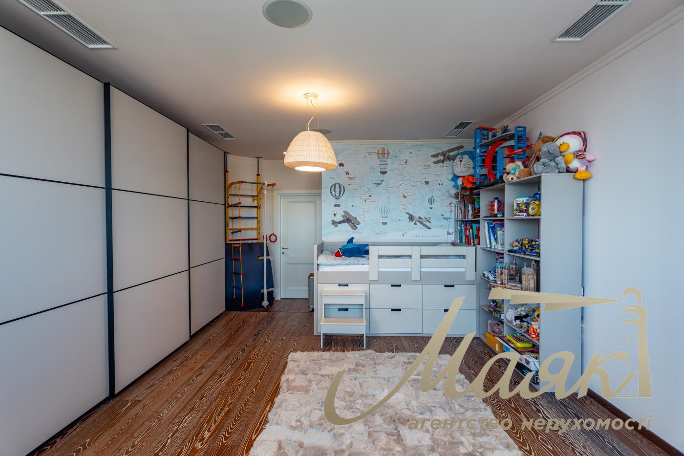 Rent 180m2 view apartment in LCD Novopecherskie Lipki, Andriy Verkhoglyada/Dragomirov Street 5, Pechersk, Kyiv