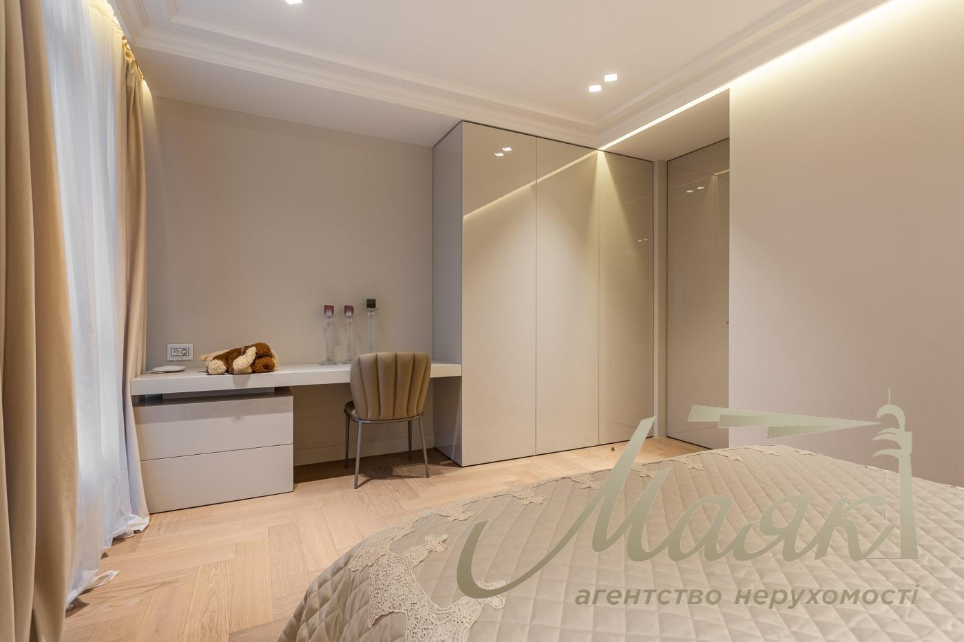 Оренда нової 3х-кімнатної ексклюзивної квартири в ЖК Французький квартал 2, Джона Макейна 3А, Печерський р-н, Центр, Київ