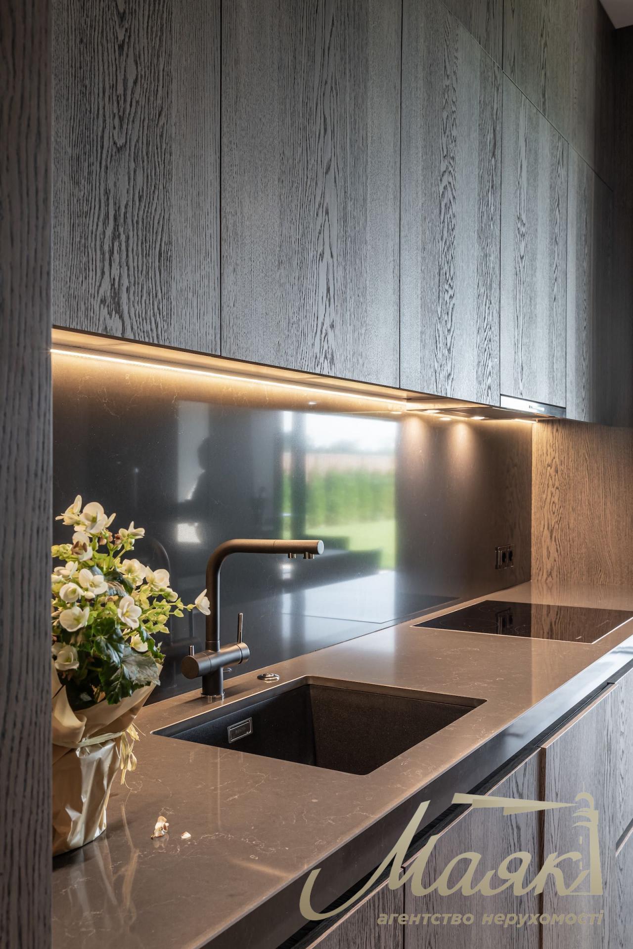 Продажа дуплекса с ремонтом в КГ "Конык" (Голосеевский р-н)