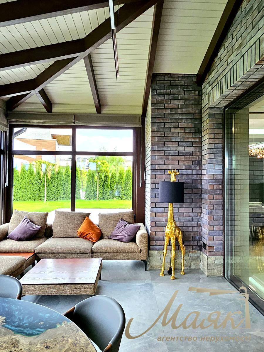 Оренда будинку 340 кв.м зі своїм берегом с. Романків