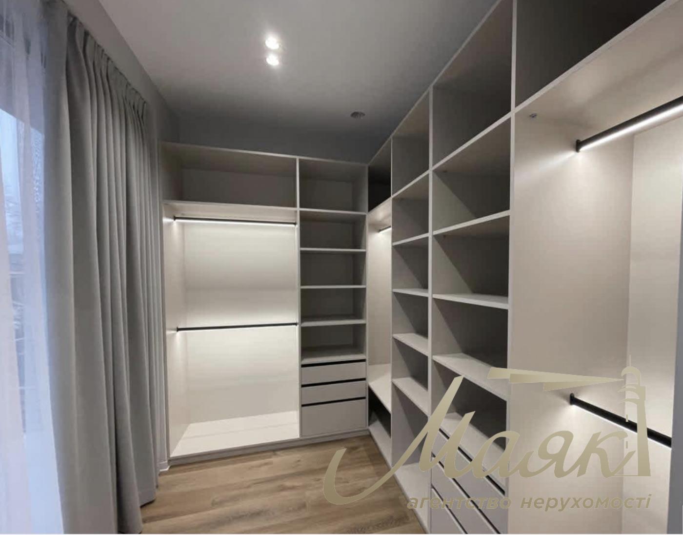 Продаж будинку 385м2 у КМ "Нова Ходосівка" в с. Ходосівка, Києво-Святошинський район.