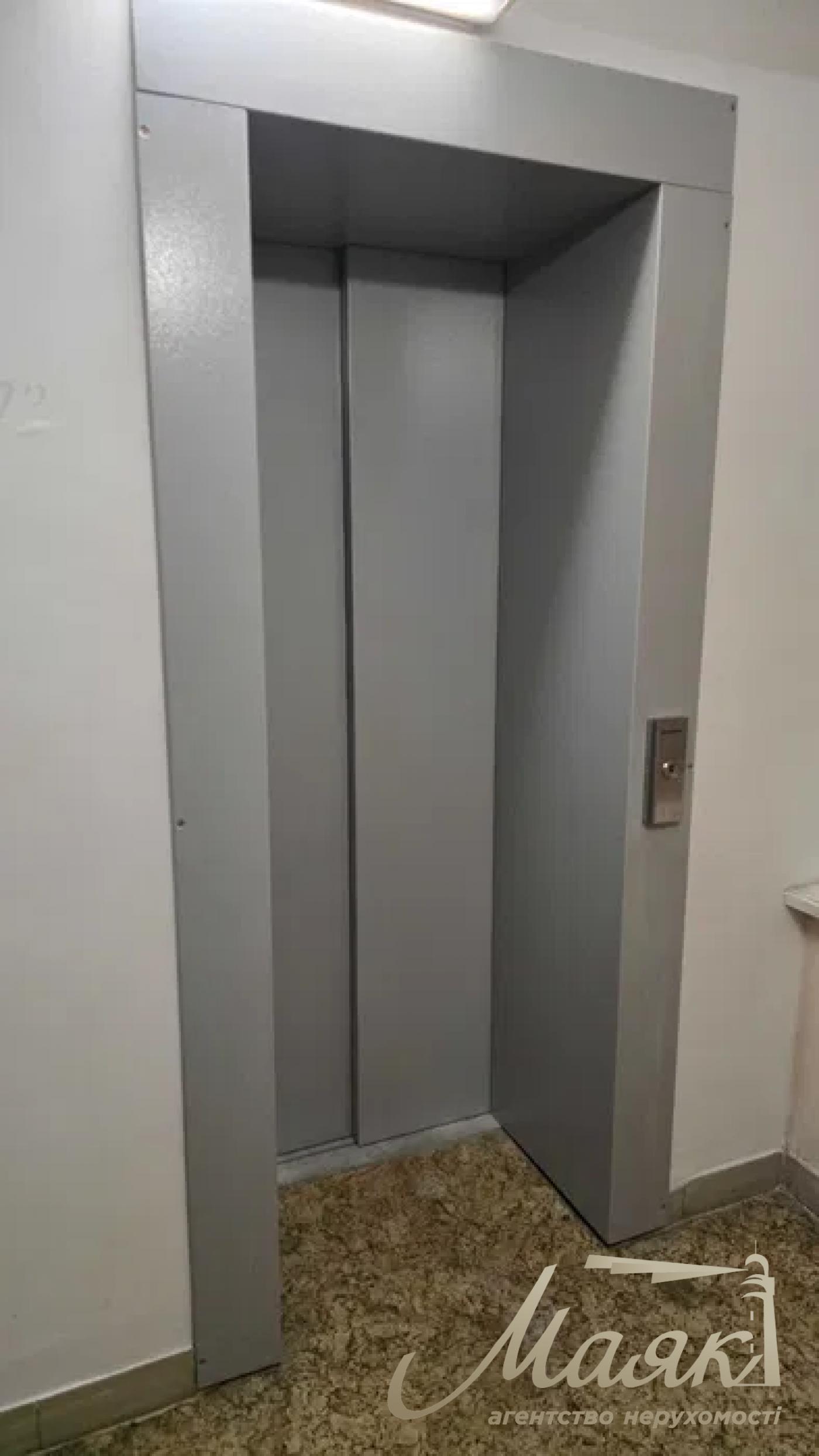 Rent 4-room apartment for rent on Antonovycha, Center, Kyiv