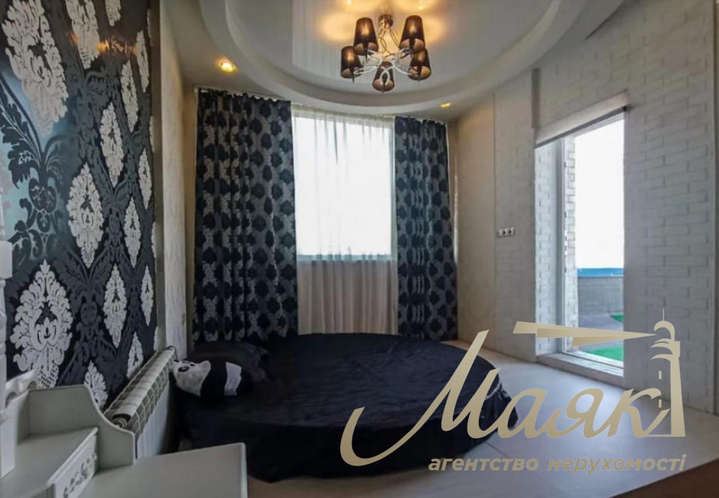 Продажа двухуровневой 4к квартиры ул. Гната Хоткевича, Черниговская