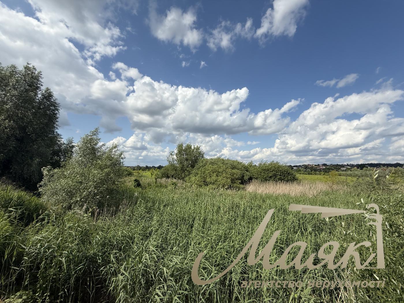 For sale / Land for ind. construction under cottage town Vita-pochtovaya / Yurovka