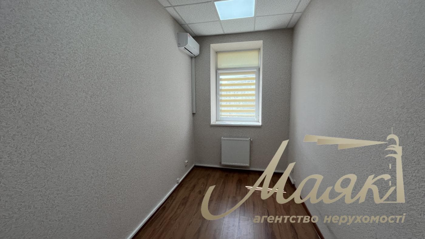Аренда офисного помещения (210м2) по ул. Боткина 4А, БЦ "Successful House", Соломенский район, Киев