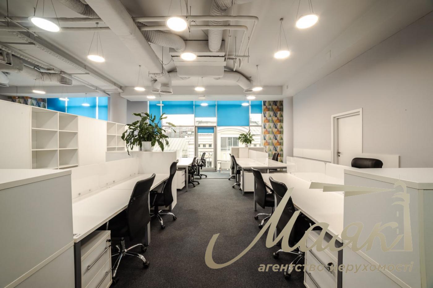 Оренда офісу 555 м2 у БЦ з ремонтом, меблями та терасою Олімпійська