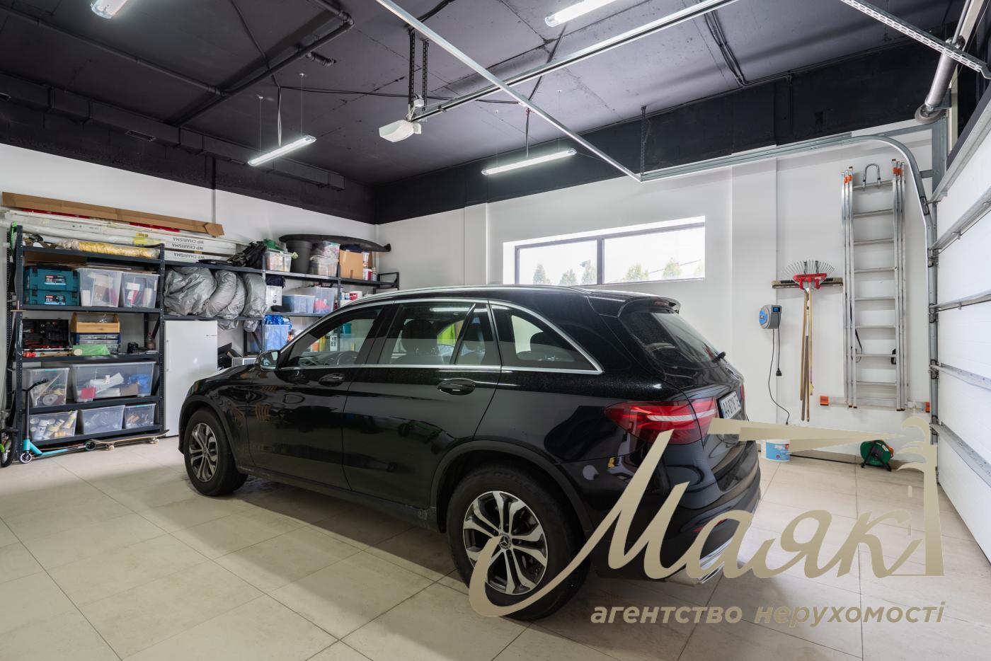 Продаж будинку на Батиєвій горі з розкішним краєвидом, Київ, Центр.