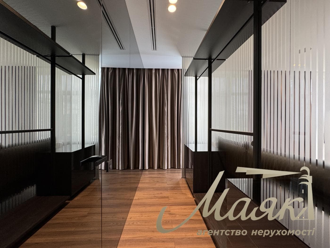 Продажа 3к квартиры 150м2 в ЖК Новопечерские липки, Драгомирова 17, Печерск, Киев