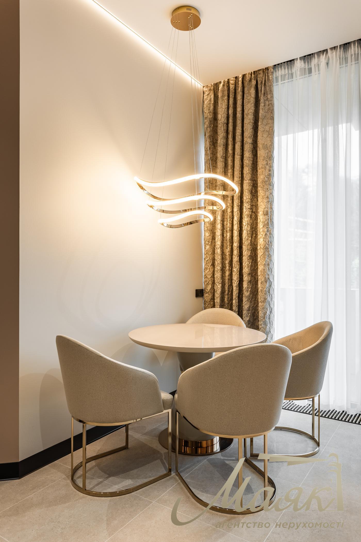 Продажа видовой 1-комнатной квартиры в клубном доме Hidden, ул. Садово-Ботаничная, Печерск, Киев