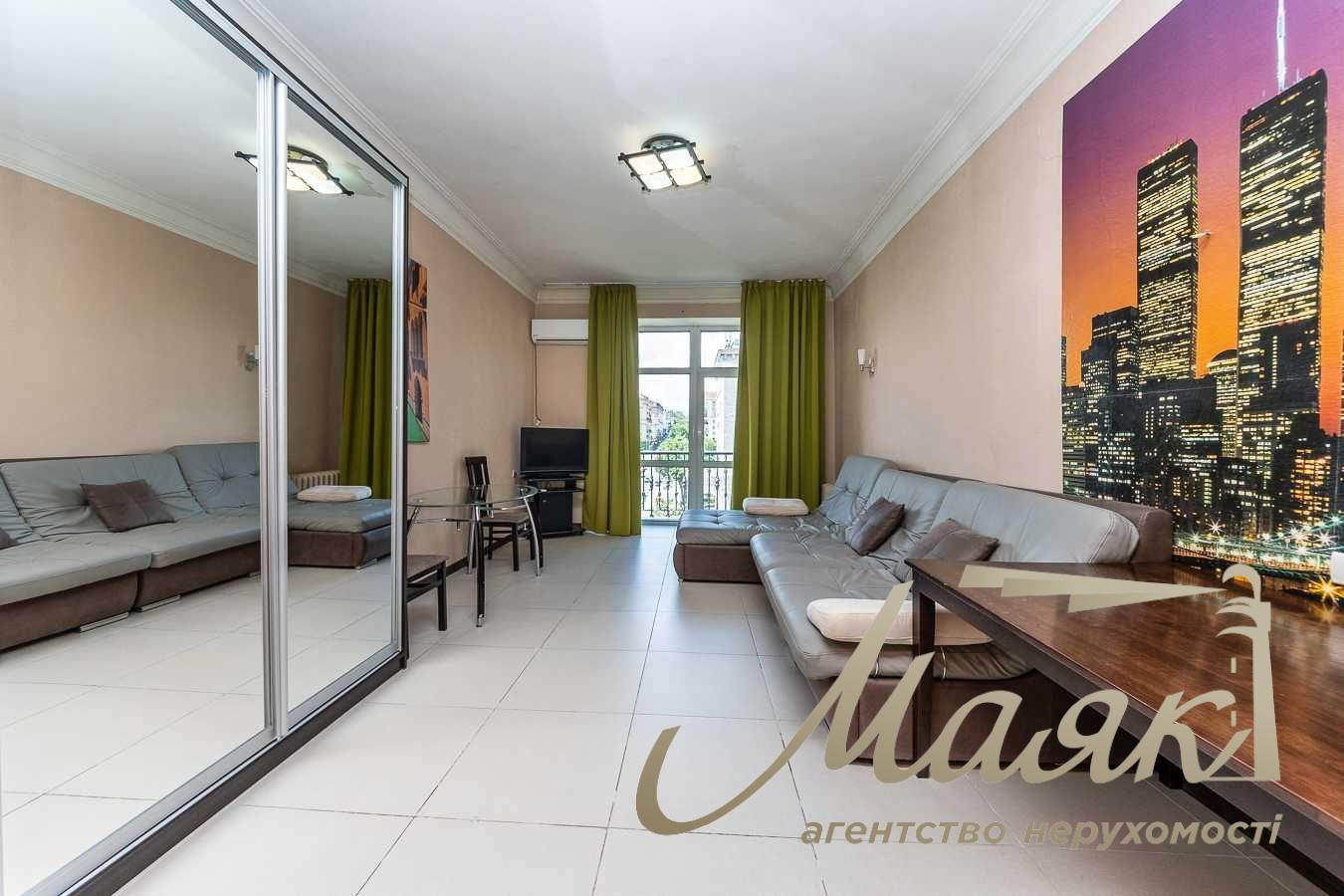 Rent 3-room apartment st. Khreshchatyk, TSUM