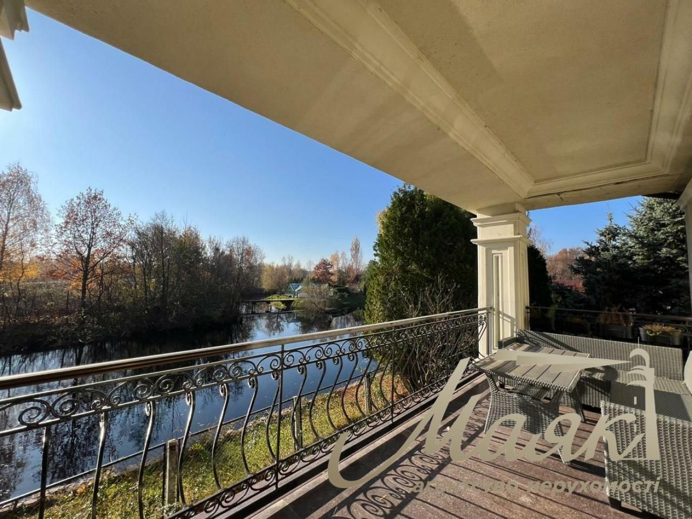 Продаж будинку в Золотих Воротах з виходом на річку. с. Козин