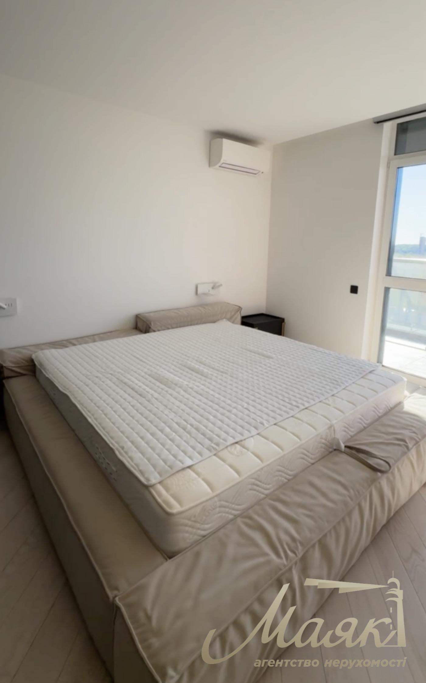 Аренда видовой 4-комнатной квартиры 168м2 в ЖК «Французский квартал 2» Печерский район, Киев