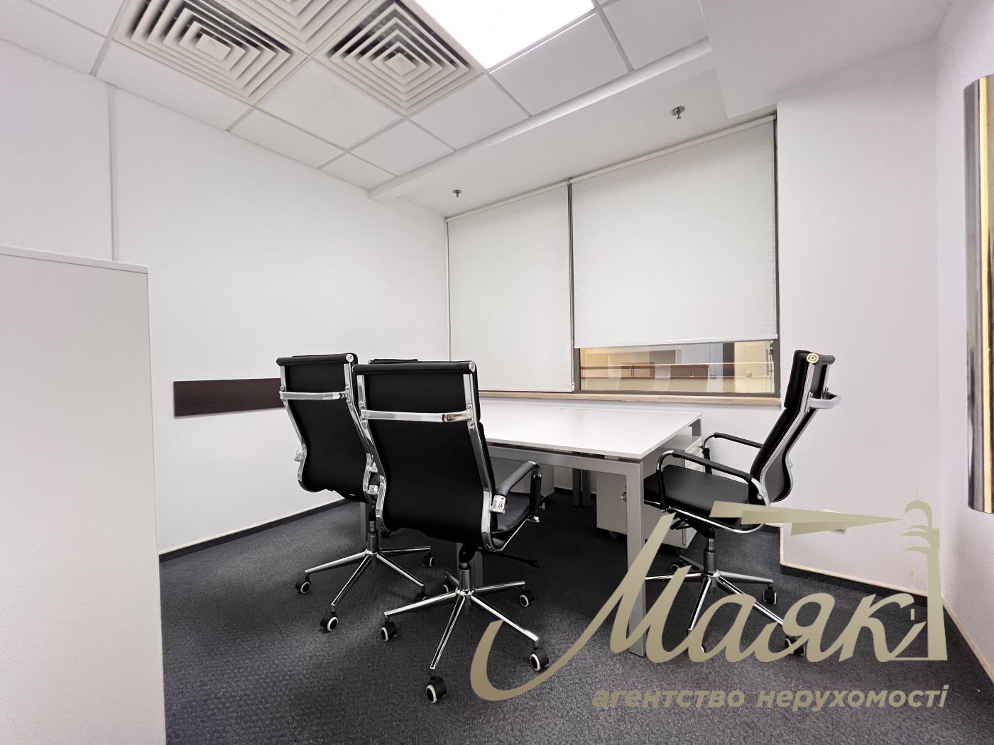 Оренда офісу 77 кв.м в БЦ Леонардо по вул. Богдана Хмельницького 52/17