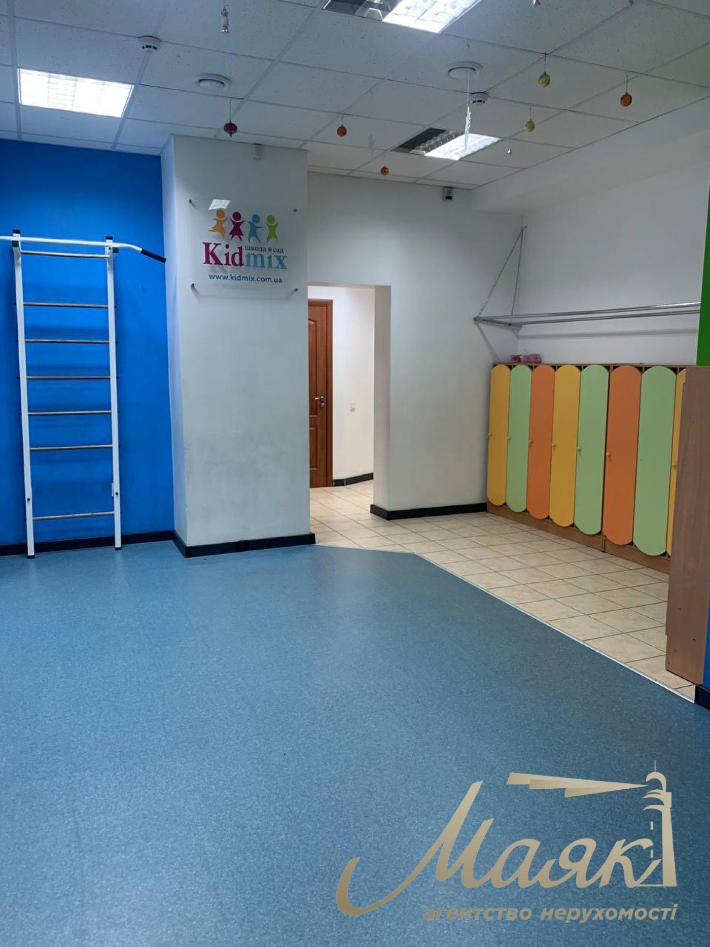 Продаж офісу 126м2, вул. Урлівська 21Б, Осокорки