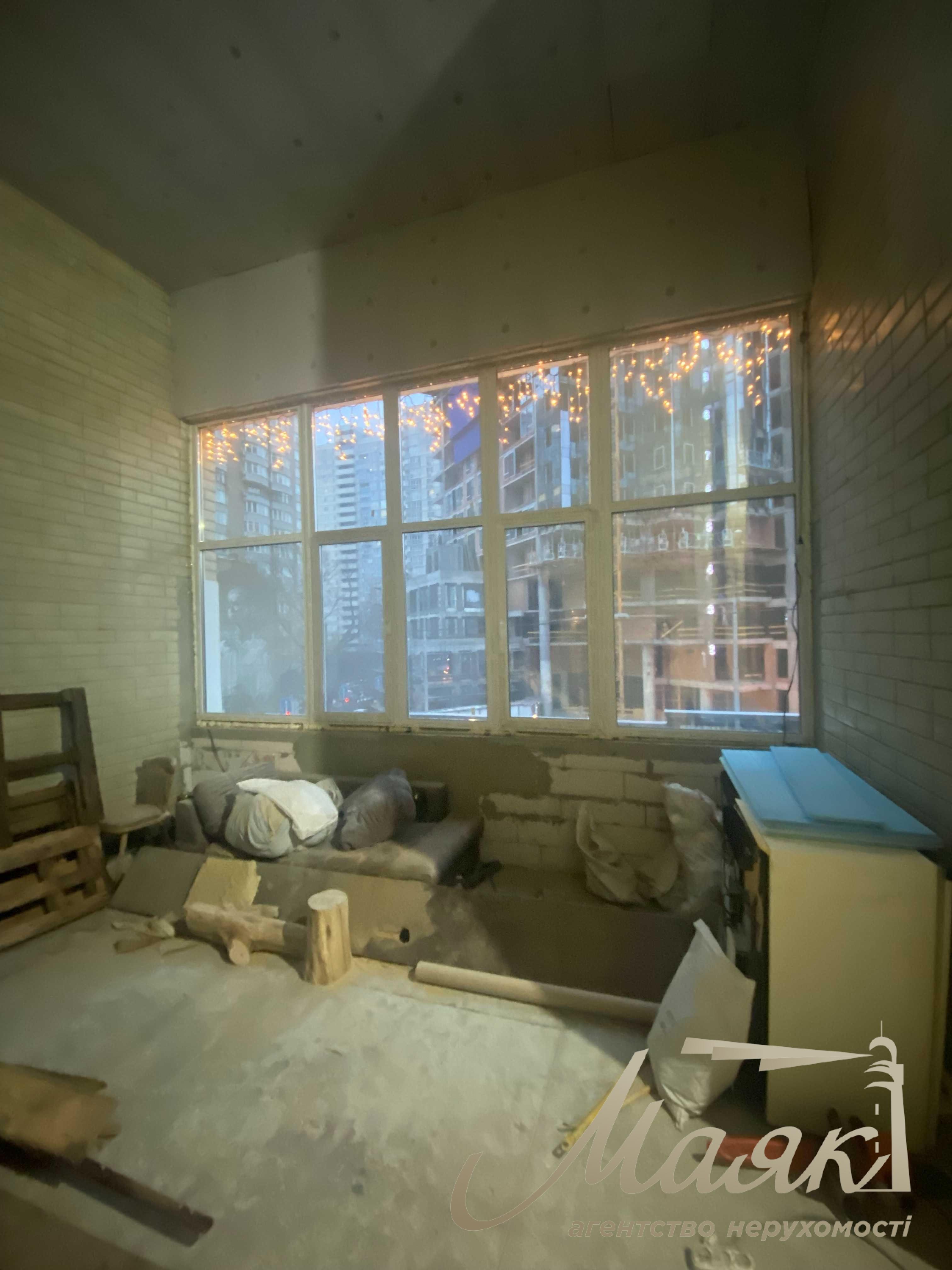 Commercial premises for rent 330 m² - Antonovicha street, 125-V (2nd floor)