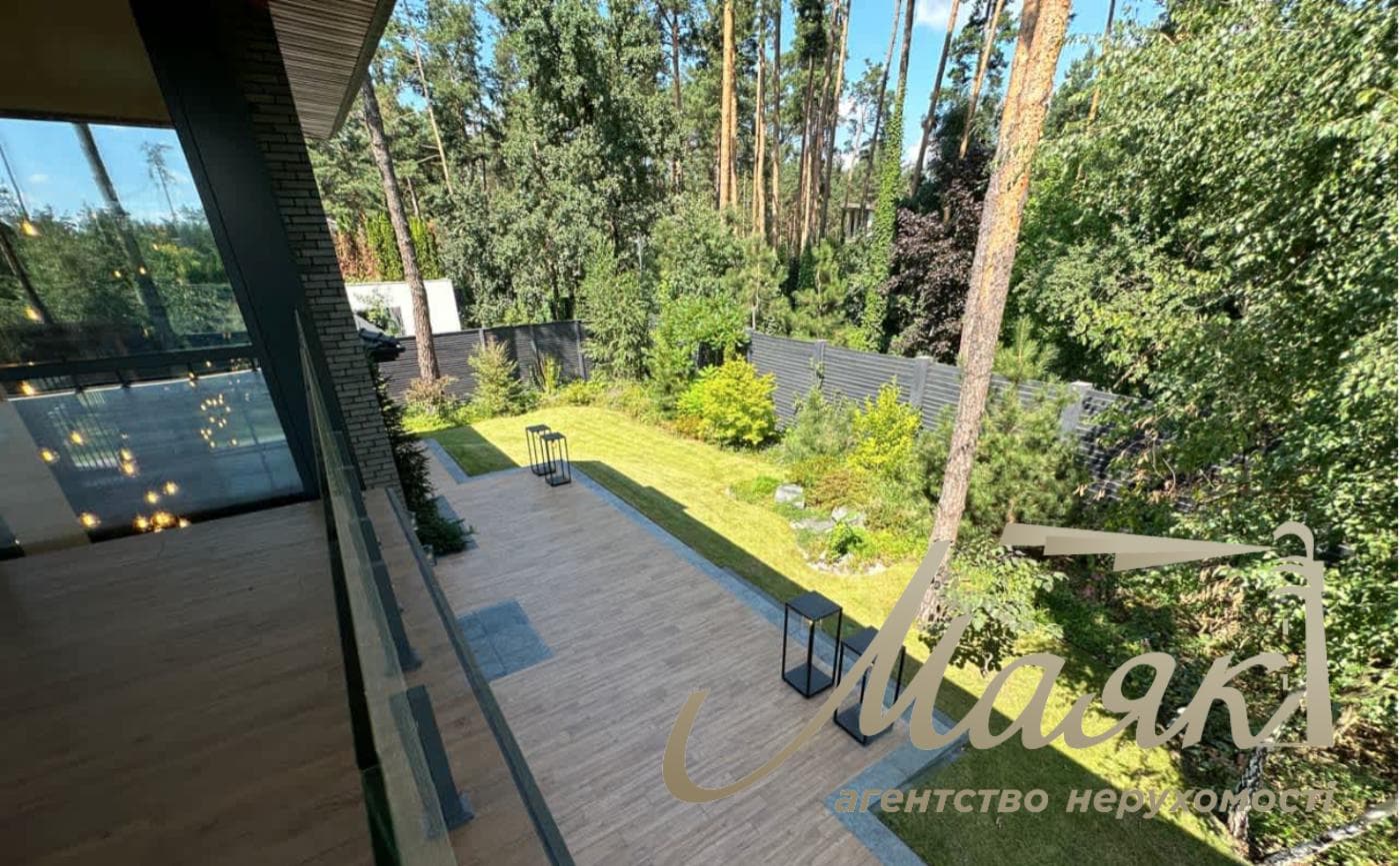 Продаж 2-х поверхового будинку 490м2, Плюти