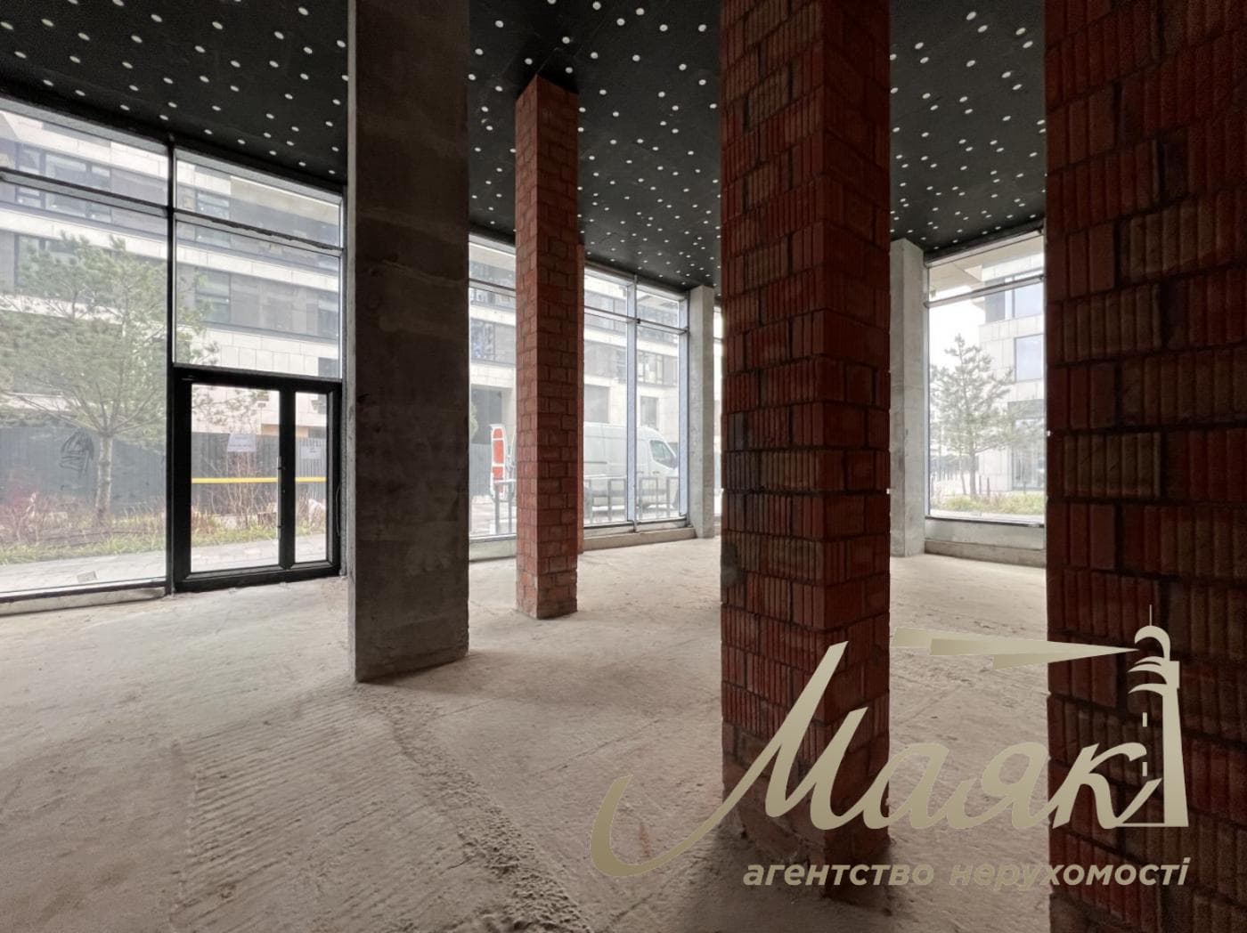 Продаж фасадного приміщення площею 96,5 м², ЖК Unit Home