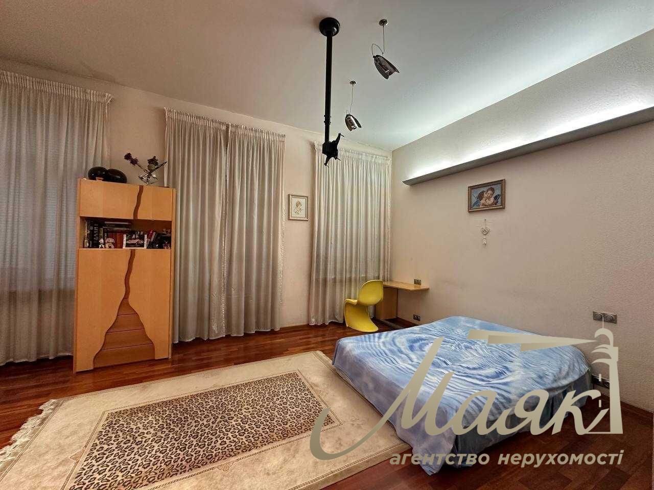 Аренда помещения под офис 180 м² в самом центре Киева, на Майдане Независимости