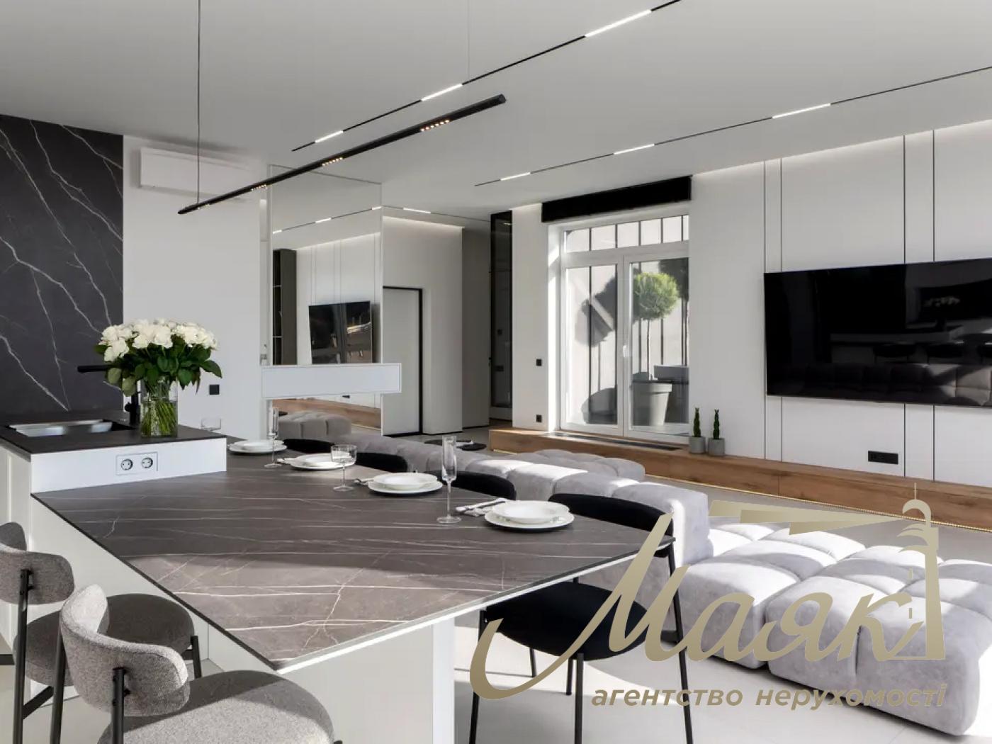 Продаж 3-х кімнатної квартири в ЖК Солом'янський вул. Університетська вул., 17-А