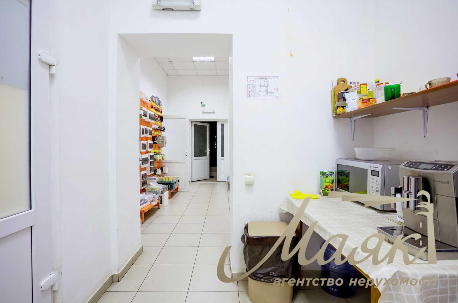 Оренда офісу площею 238 м² на вул. В'ячеслава Черновола, 25, Шевченківський