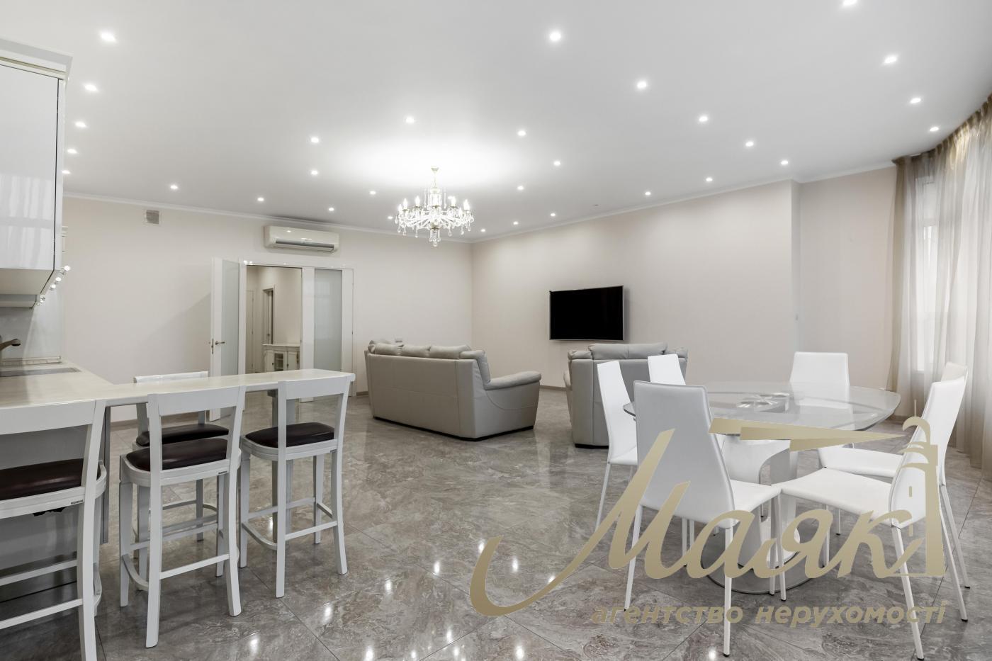 Продажа квартиры 200м2 в центре Кловский спуск, 7