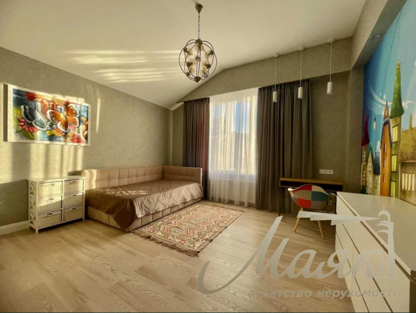 Продажа 2х-этажного дома 285м2 с.Чапаевка