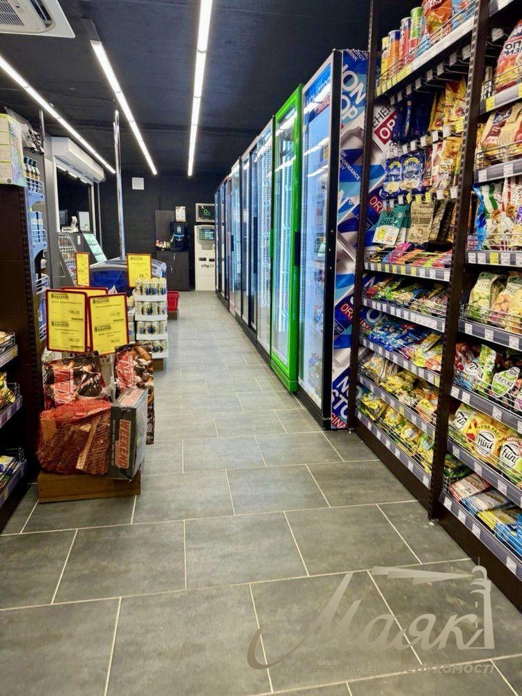 Sale of a shop with tenants, Antonova St. Facade