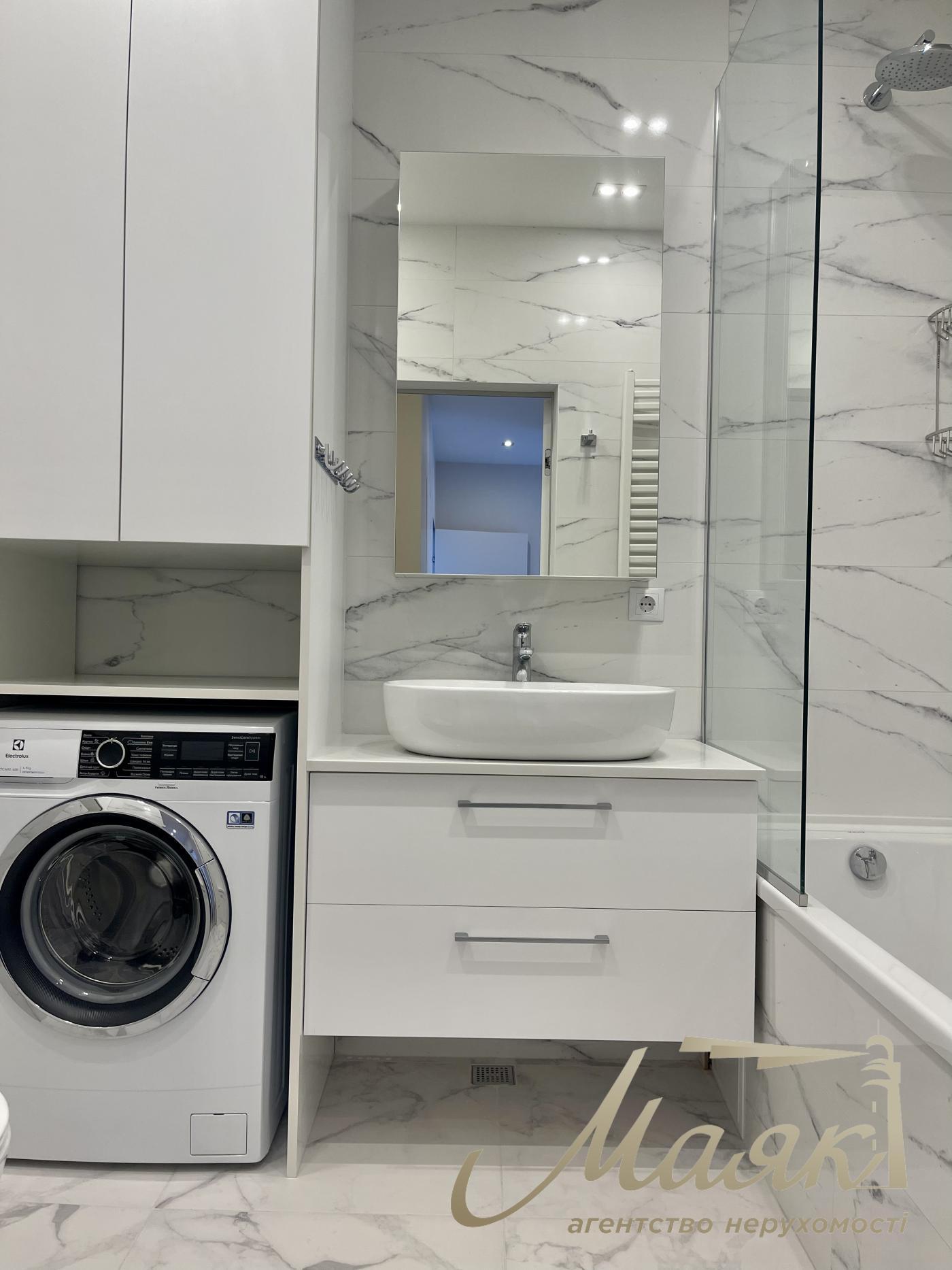 Аренда 3к. квартиры, ЖК "Французский квартал", ул. Предславинская