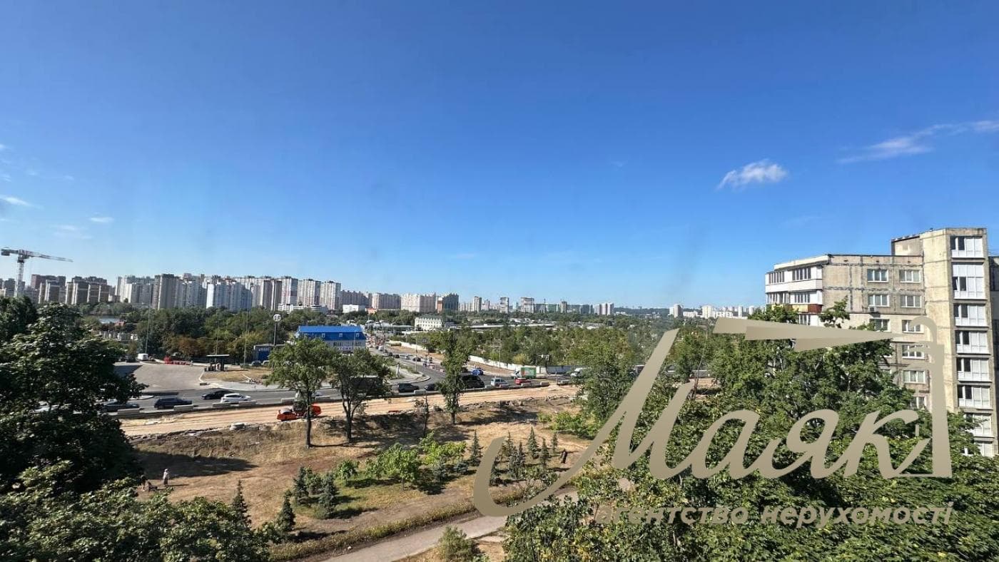 Продажа 3-комнатной квартиры Харьковское шоссе 21/1, Дарницкий район