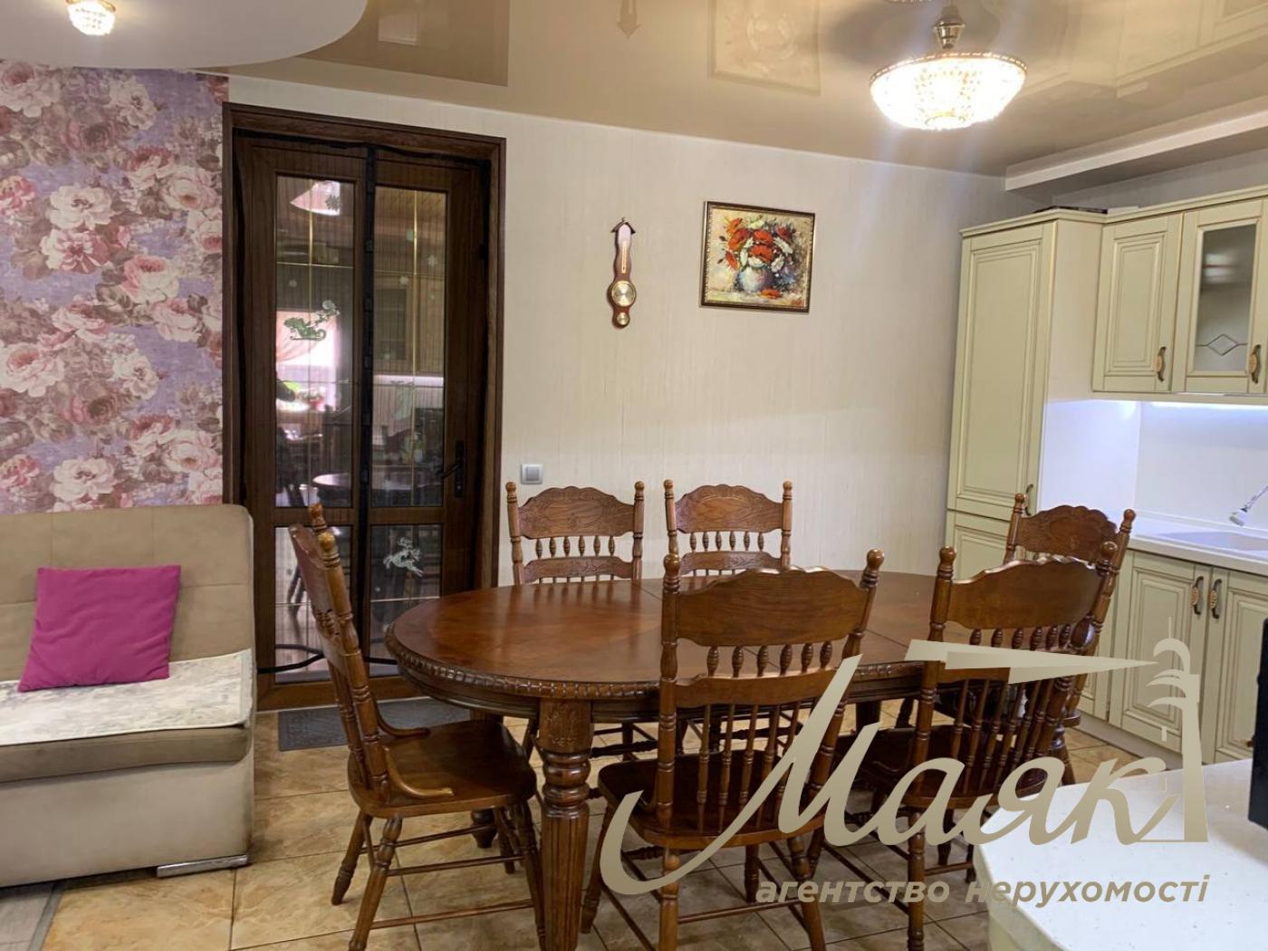 Продаж будинку з ремонтом у с. Віта Поштова