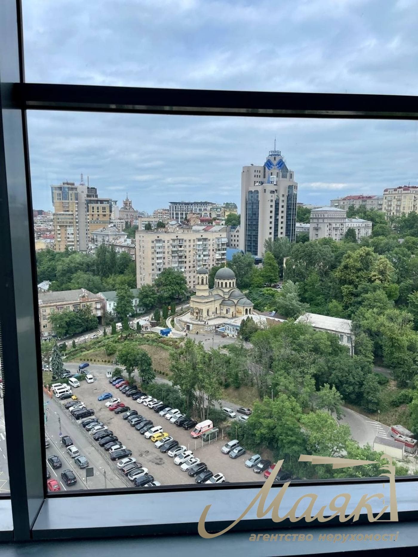 Оренда офісу площею 991 м² у бізнес-центрі «Парус», вул. Мечникова, 2, Центр.