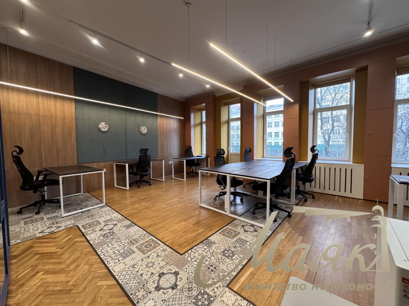 Аренда меблированного офиса 110 кв.м. на ул Владимирская 92