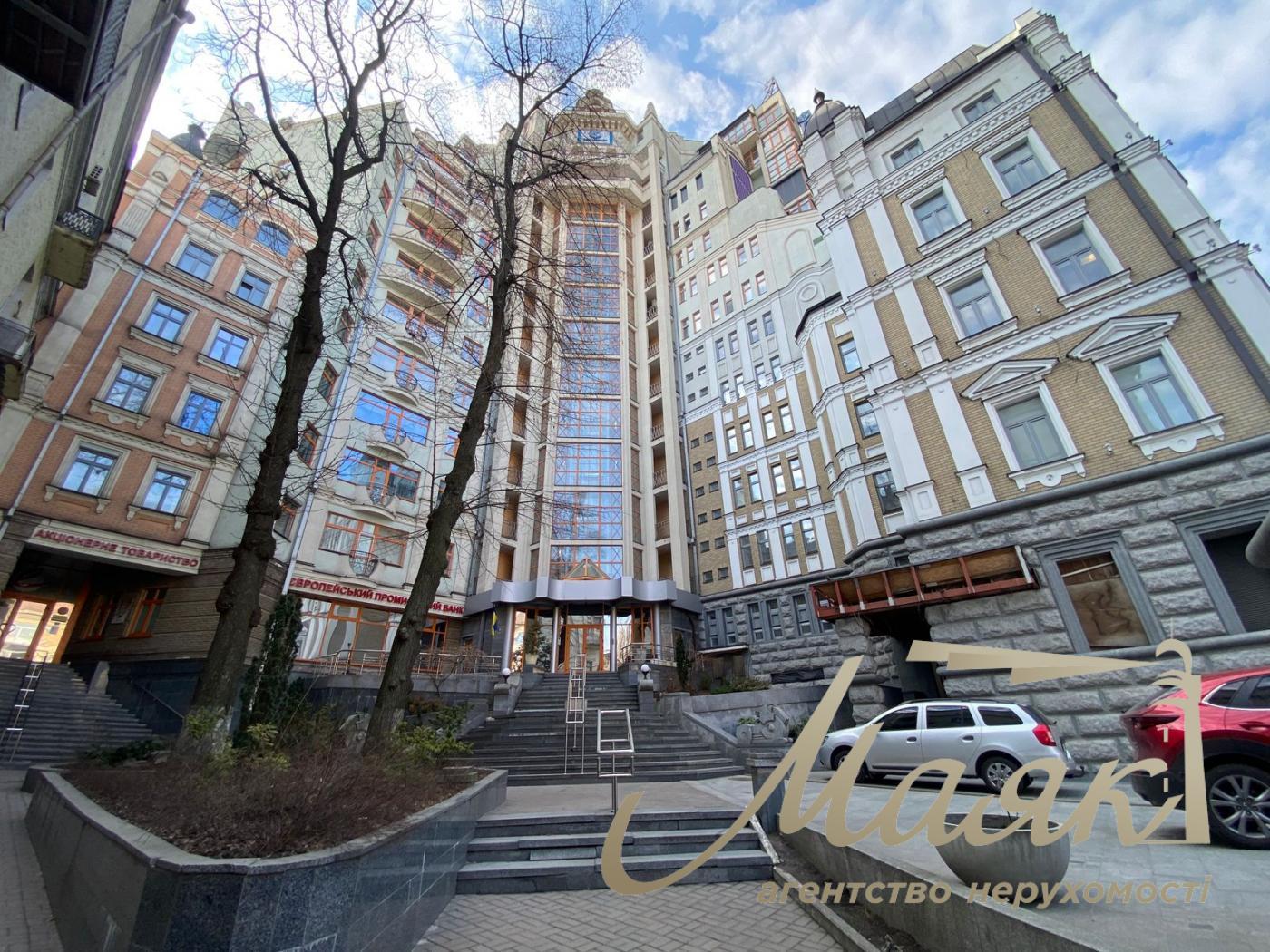 Оренда офісу 216 м2 на бульвар Тараса Шевченка, Центр