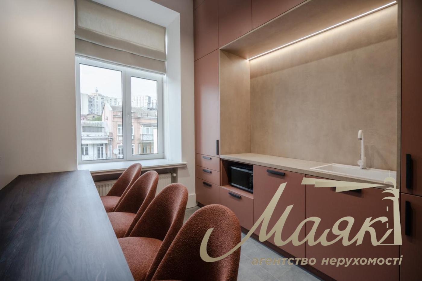 Продаж офісу вул. Богдана Хмельницького, Шевченківський р-н