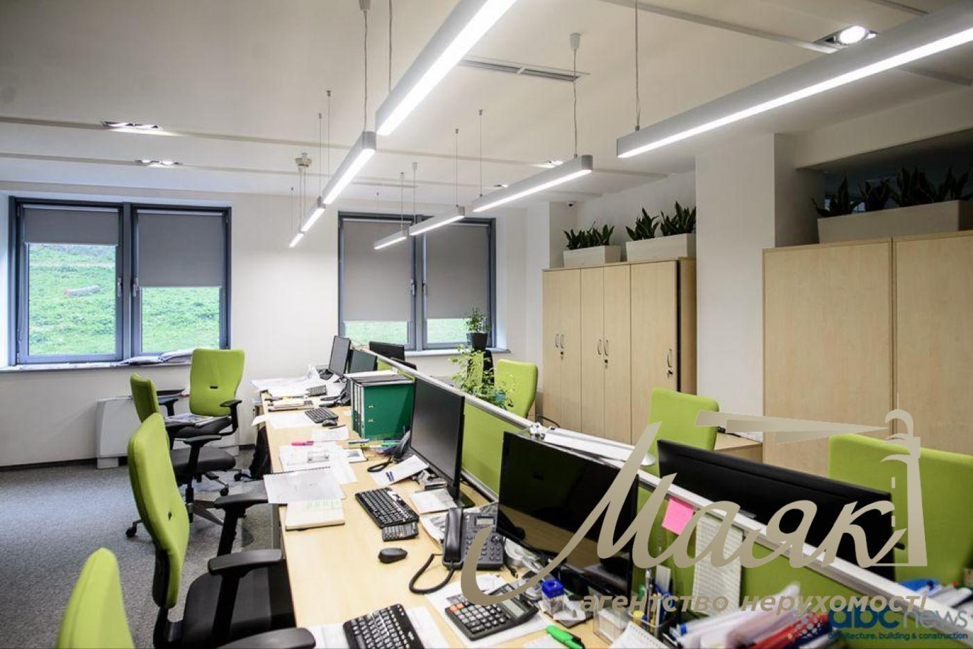 Аренда офиса 860 м.кв. пл.Спортивная, Печерск
