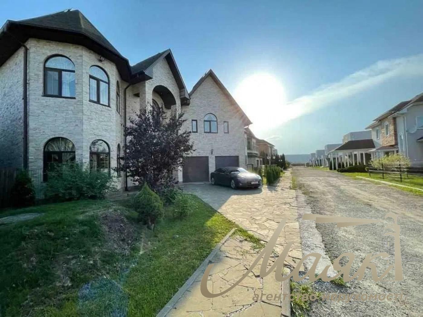 Sale of a 2-storey house 290m2 in the village of Novye Bezradichi