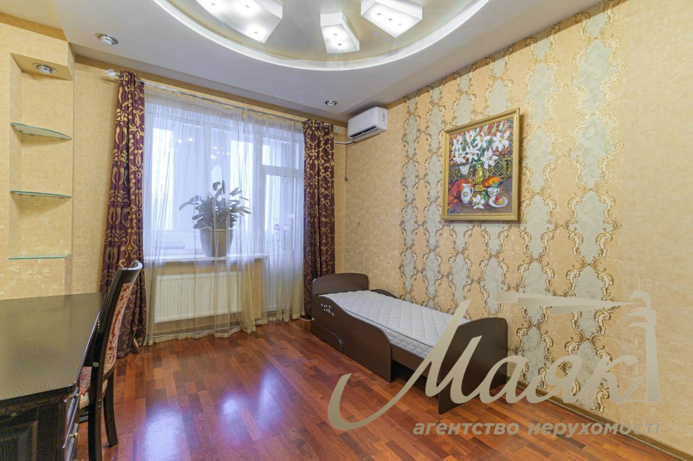 Продаж 3к квартири вул. Чорновола, Лук'янівка