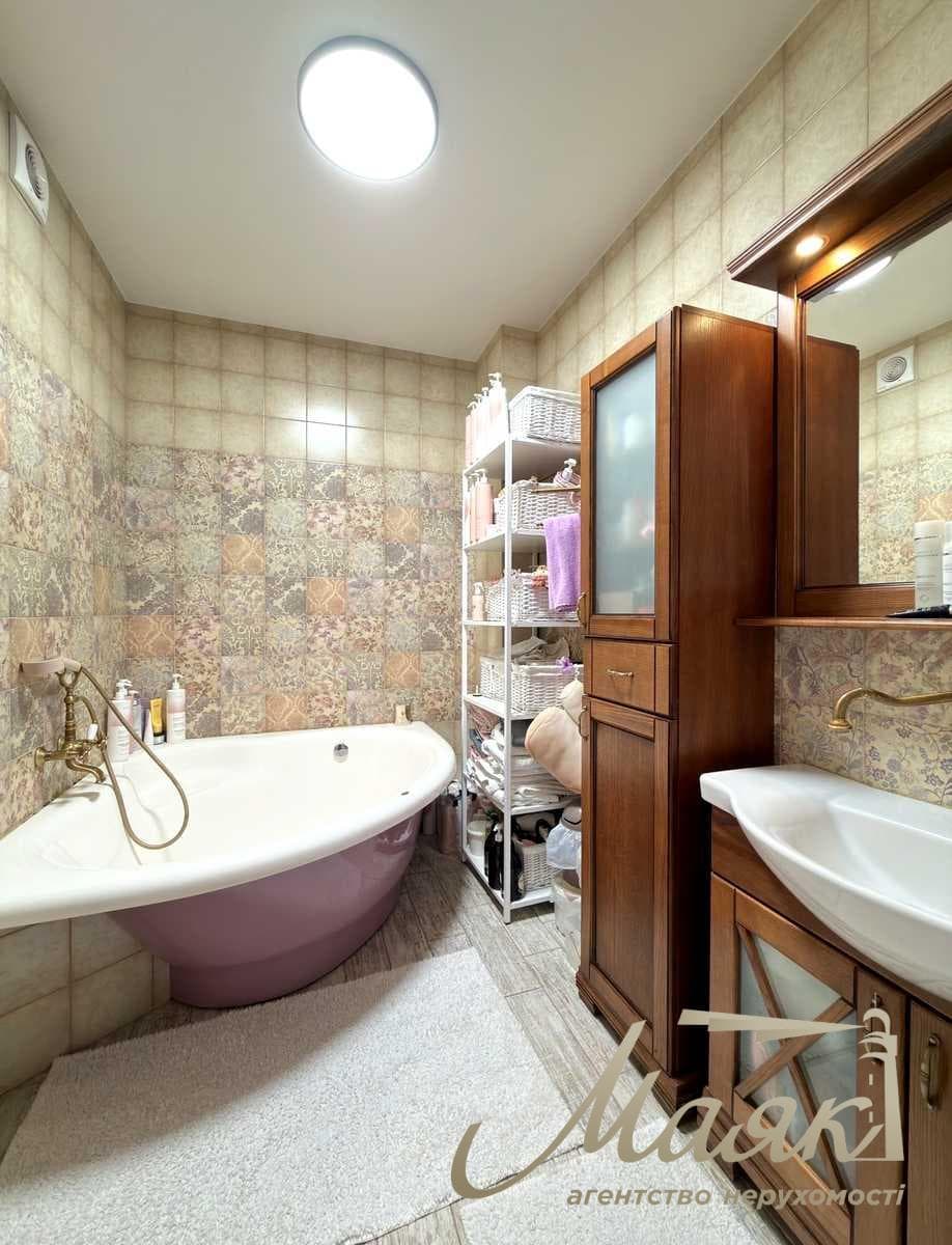 Київ, Богатирський проїзд, 8