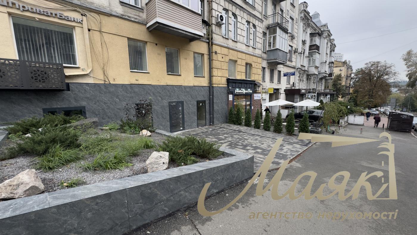 Аренда фасадного помещения 107 м2 на Саксаганского, Центр