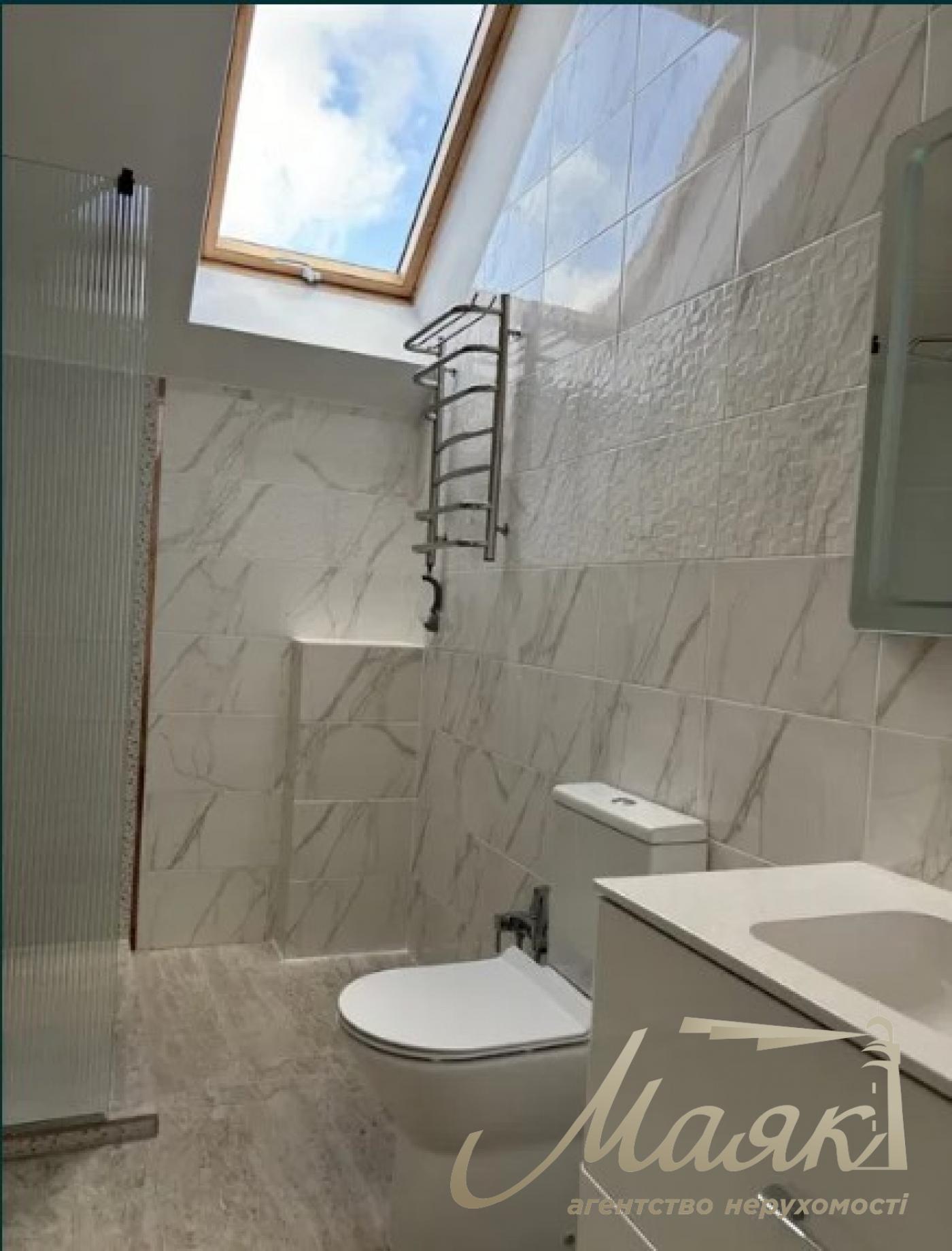 Продажа 2- х этажного дома (5 ком.), Осокорки