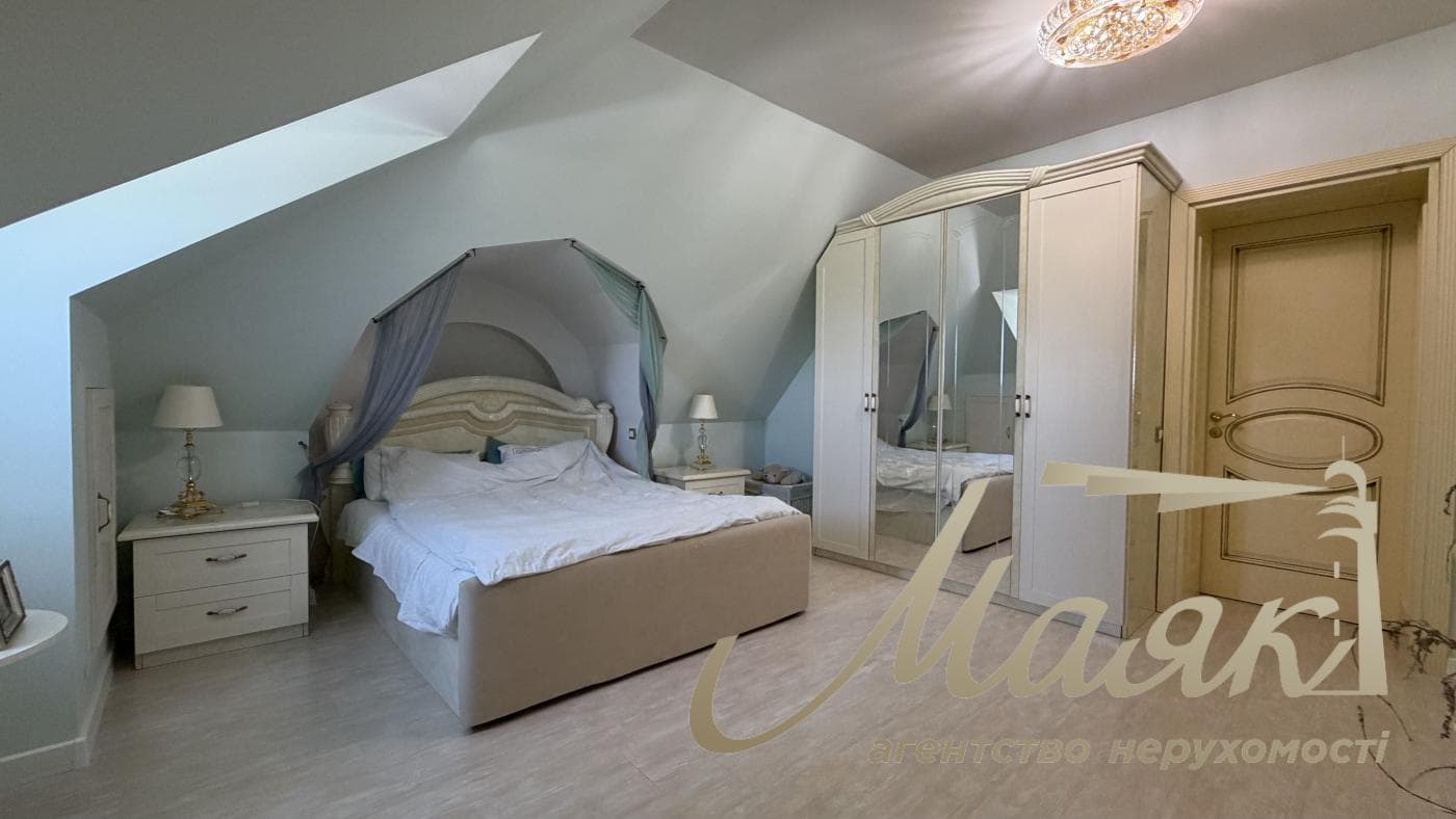 Продаж преміального 3х-поверхового будинку 350 м² у Гореничі, Бучанський район, Київська область