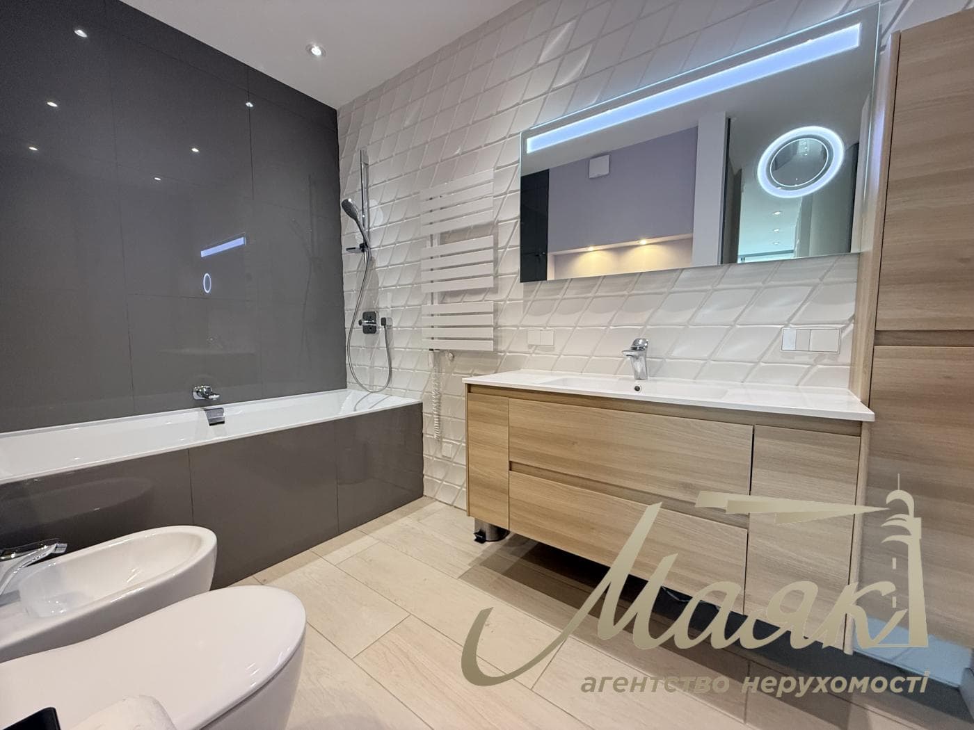 100-square-meter penthouse for rent in the Podvysotsky residential complex, Podvysotsky Street