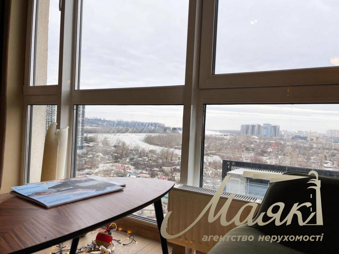 Продаж видової 4-х кімнатної квартири, 113 м2 в ЖК Славутич Зарічний